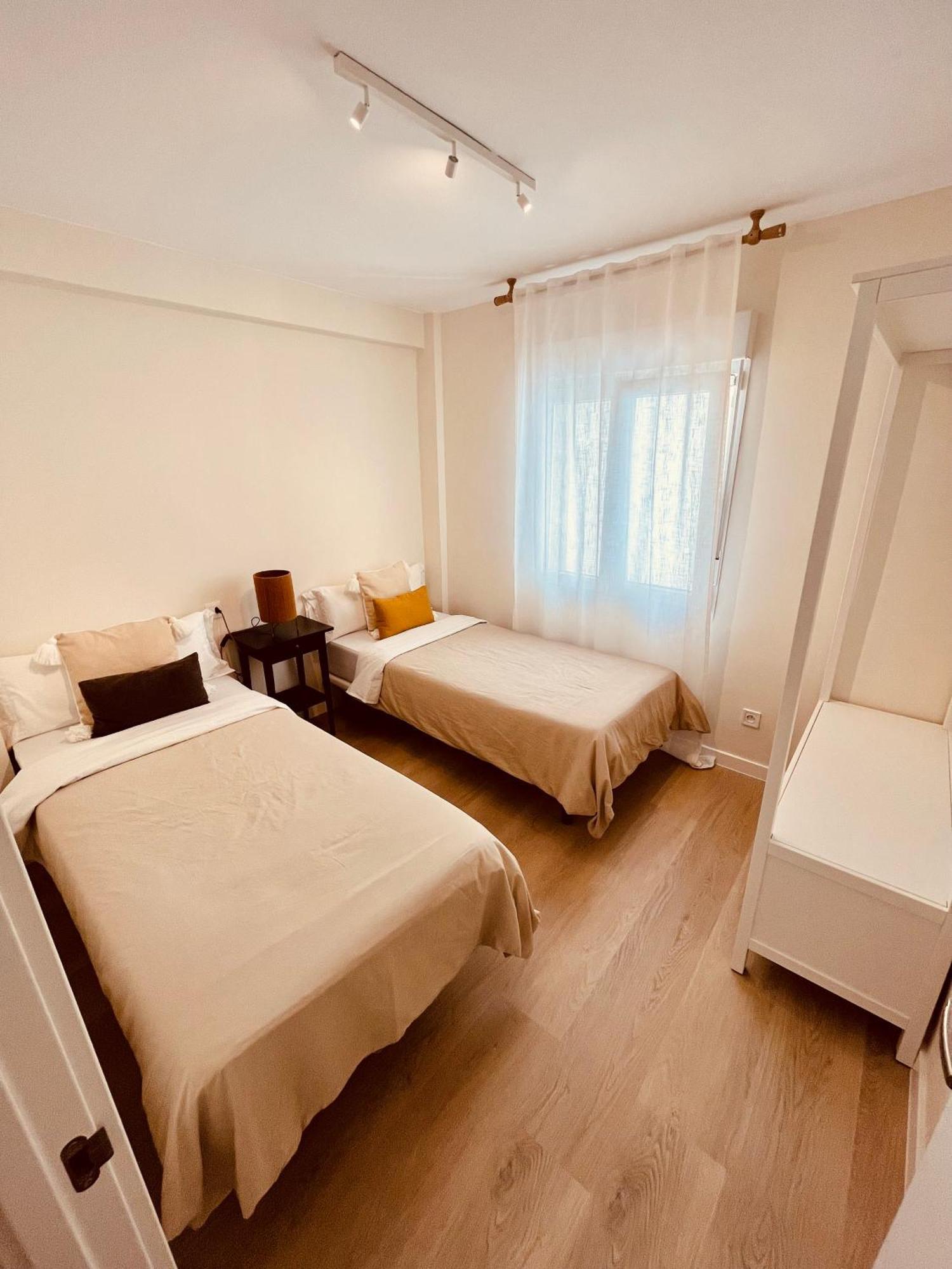 Premio Real 18 Apartment Хихон Екстериор снимка